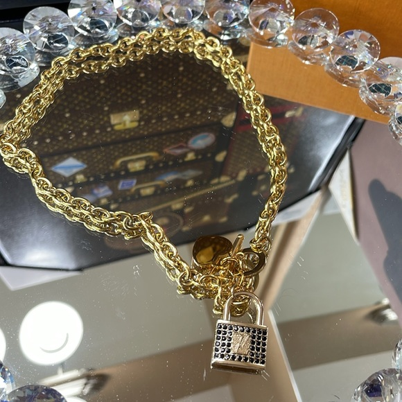 LV Louis Vuitton bundle with mini luggage tag and zipper pull charm - Picture 5 of 8